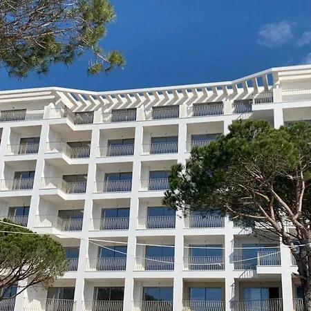 Hotel Fllad And 4*