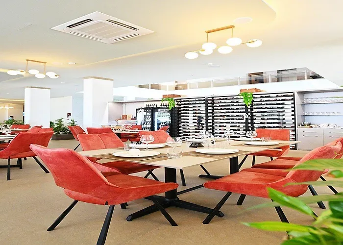 Hotel Fllad And Golem (Tirana)